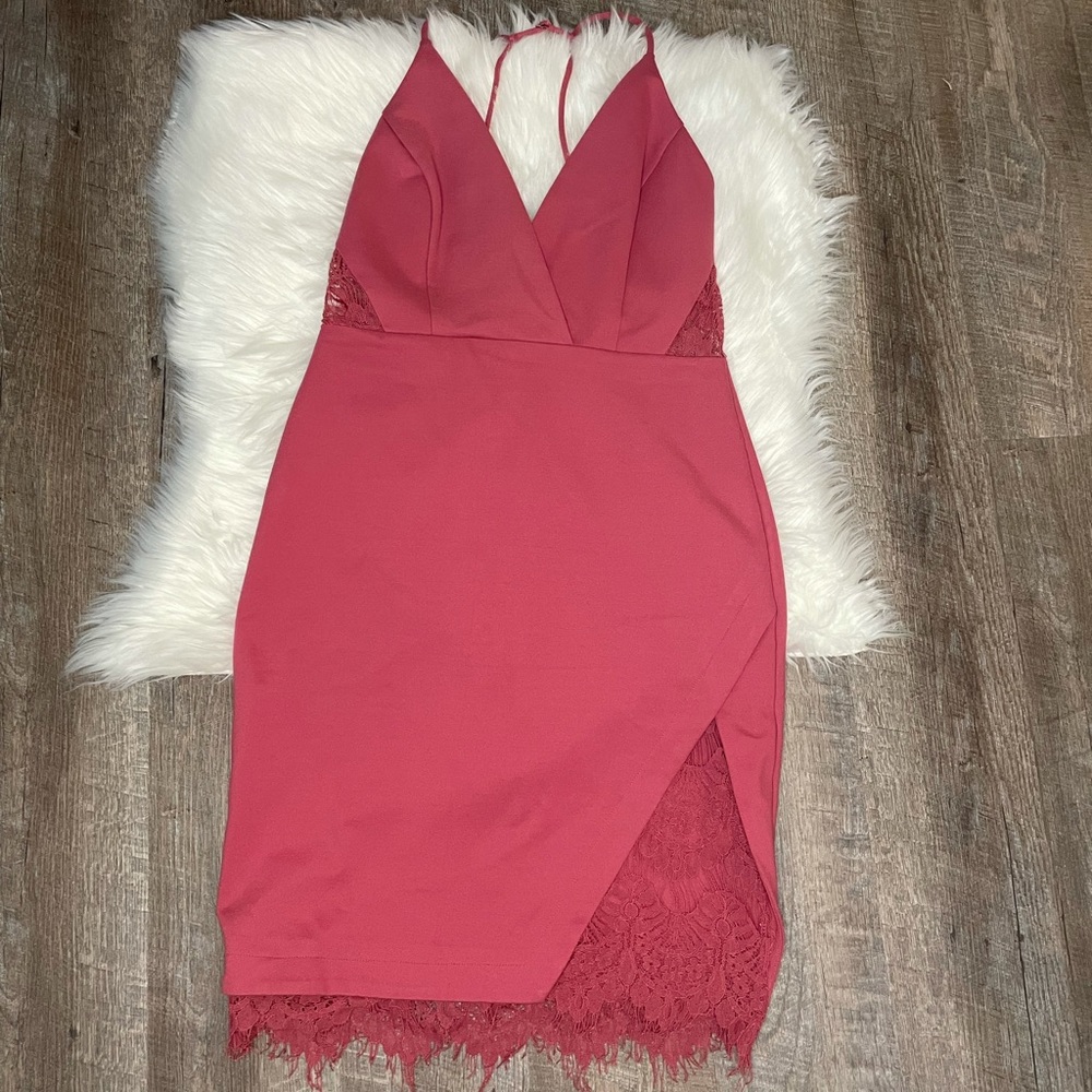 Astr the Label Peeking Lace Halter Dress